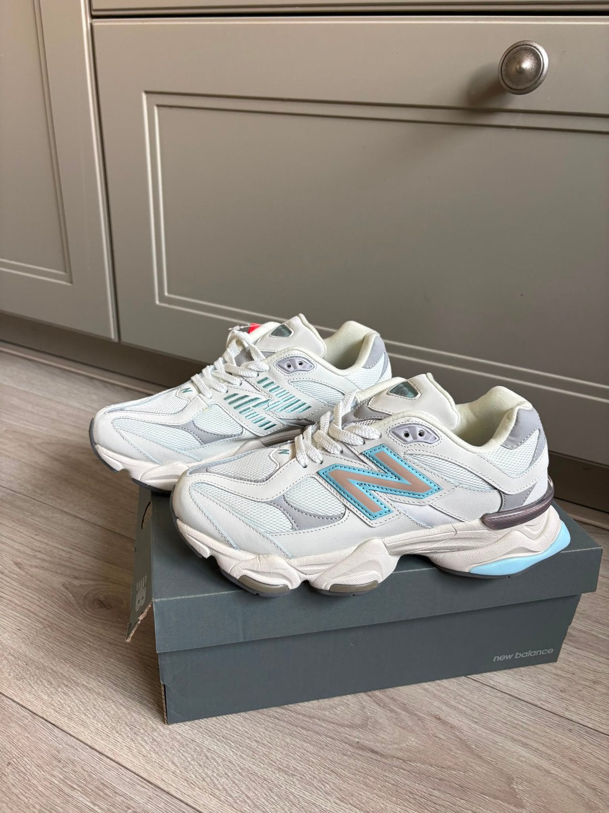 New balance 9060 41 tot 45, Ophalen of Verzenden, Zo goed als nieuw