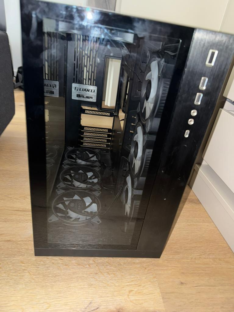Lian Li Dynamic 011 case + 9x Cooler Master fan, Computers en Software, Ophalen, Gebruikt
