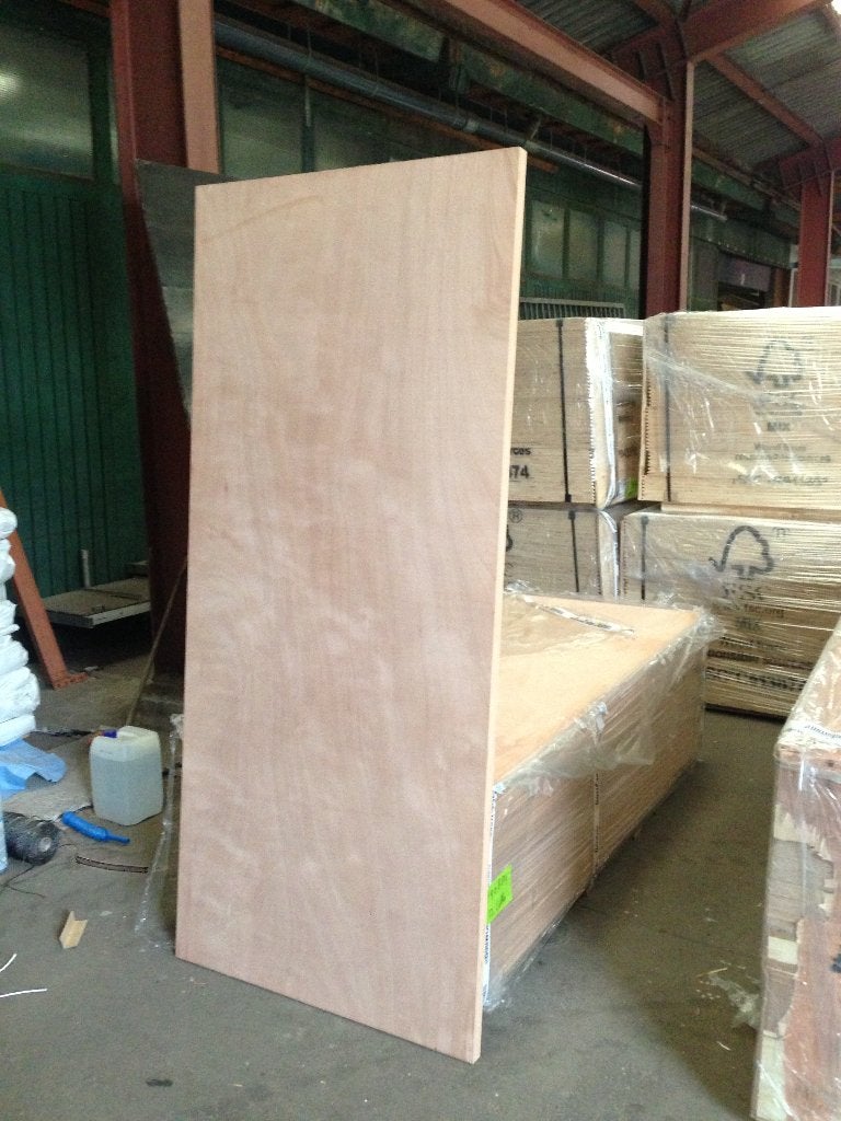 40mm multiplex triplex nw plaat 215cmx95cmx40mm € 110/st, Doe-het-zelf en Verbouw, Ophalen, Nieuw, Multiplex, 20 tot 50 mm