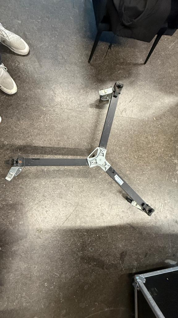 Vinten Pro-Touch dolly voor videostatief aluminium, Audio, Tv en Foto, Fotografie | Statieven en Balhoofden, Ophalen, Gebruikt