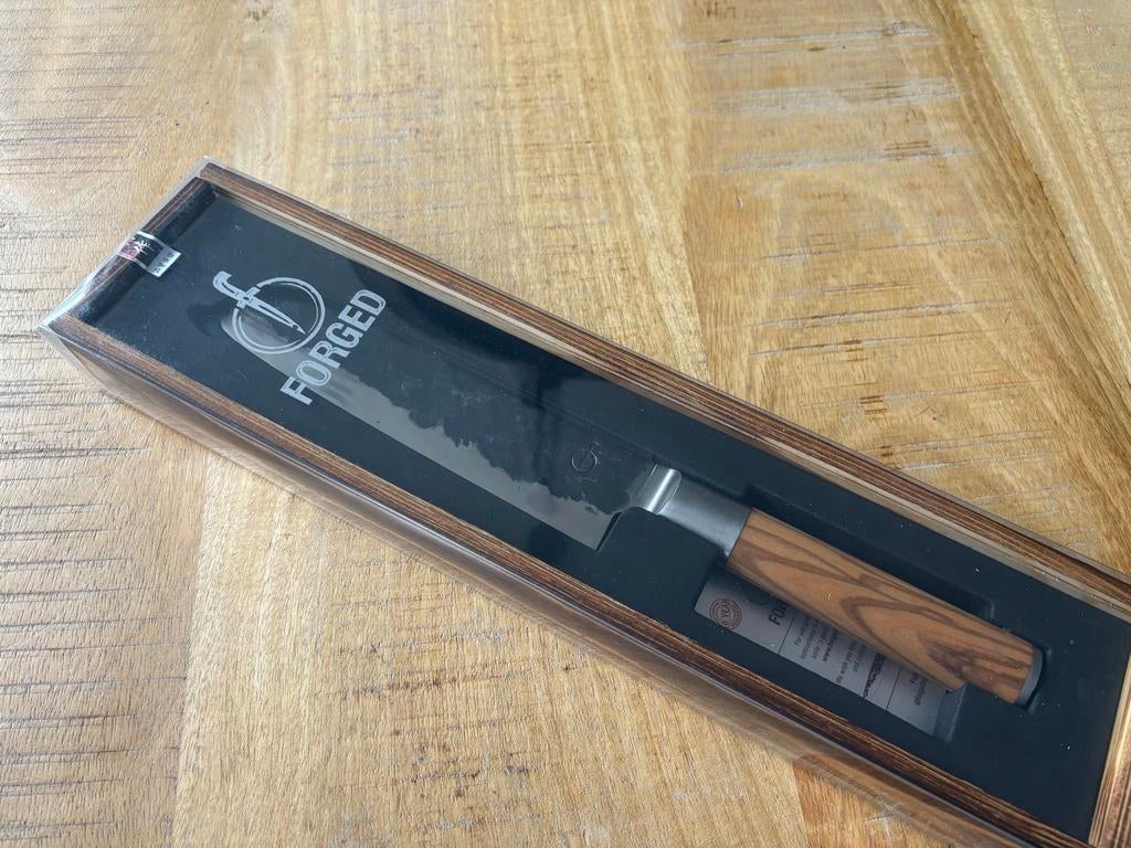 Forged Olive Santokumes 18 cm, Huis en Inrichting, Keuken | Bestek, Ophalen of Verzenden, Zo goed als nieuw, Overige materialen