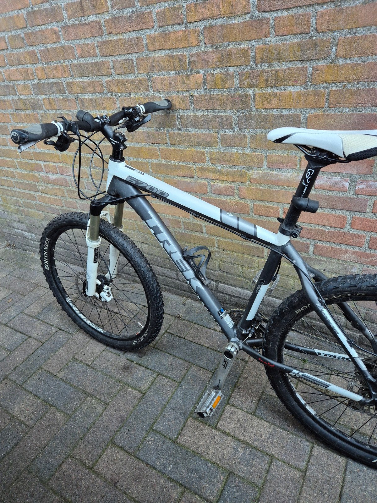 Foto 3 van Trek 6700 MTB met Rock Shox en Shimano afwerking