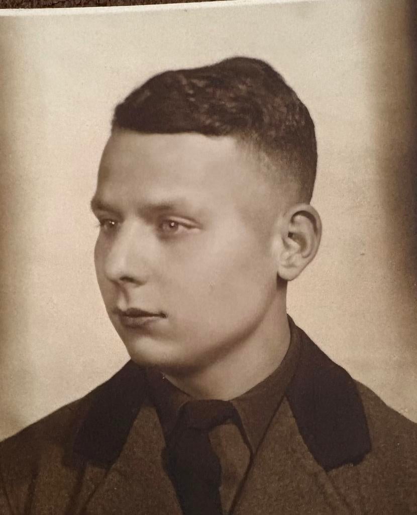 Duitse foto van een man in uniform, Ophalen of Verzenden, Overige soorten, Duitsland, Foto of Poster