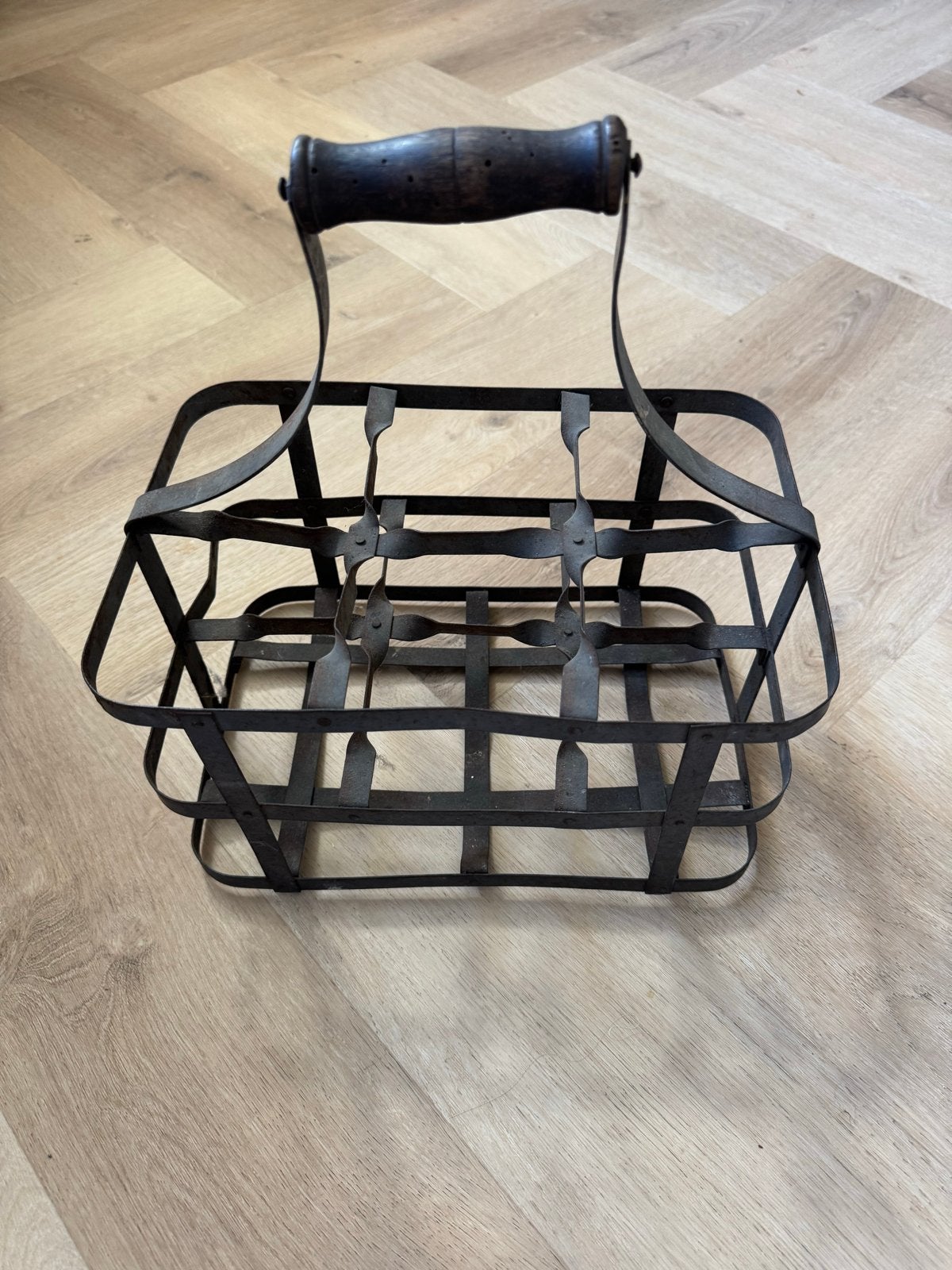 Vintage wijnrek voor 6 flessen - Metaal met houten handvat, Ophalen, Gebruikt, 5 tot 15 flessen, Metaal