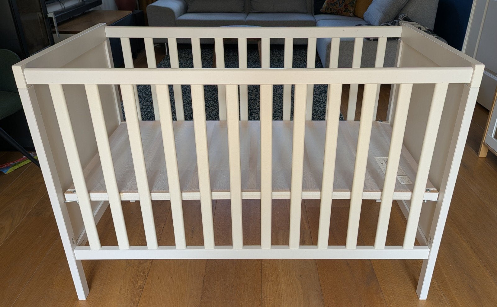 IKEA SUNDVIK Babybedje wit, 60x120 cm, Ophalen, Zo goed als nieuw, Ledikant