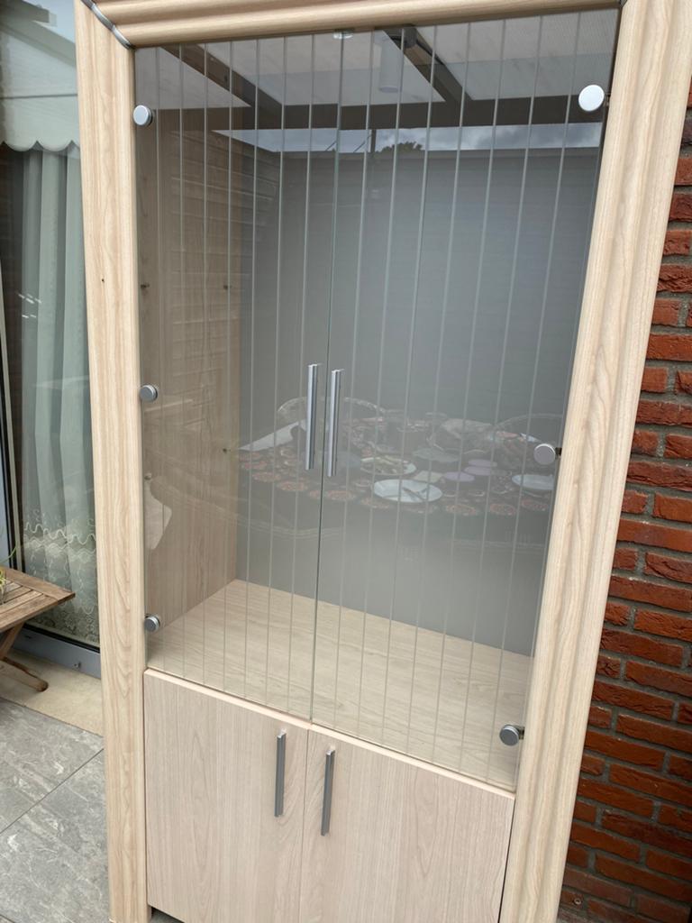Eethoek:1.60 bij 90 en vitrinekast: 1.90 bij 90, Ophalen, Gebruikt, 125 cm of meer, 150 tot 200 cm