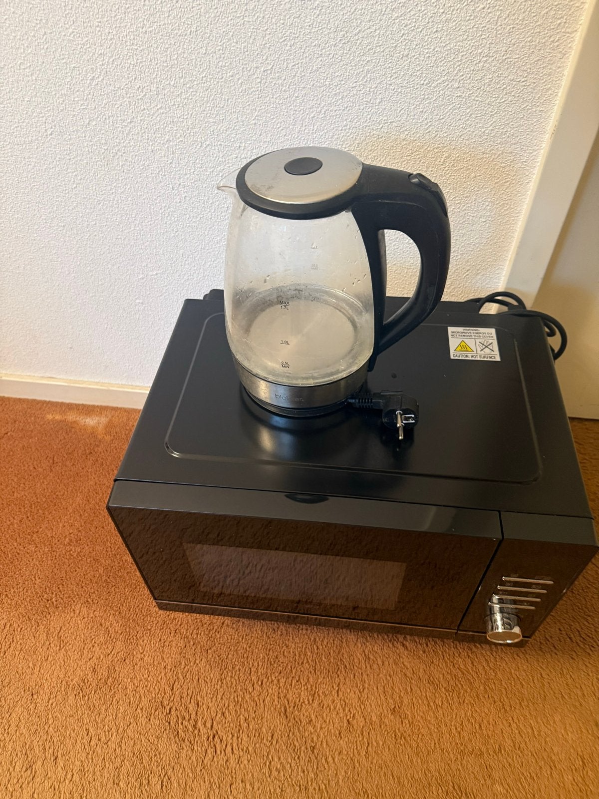 Tomado magnetron en waterkoker 1,7 liter, Ophalen, Gebruikt, Vrijstaand, Magnetron