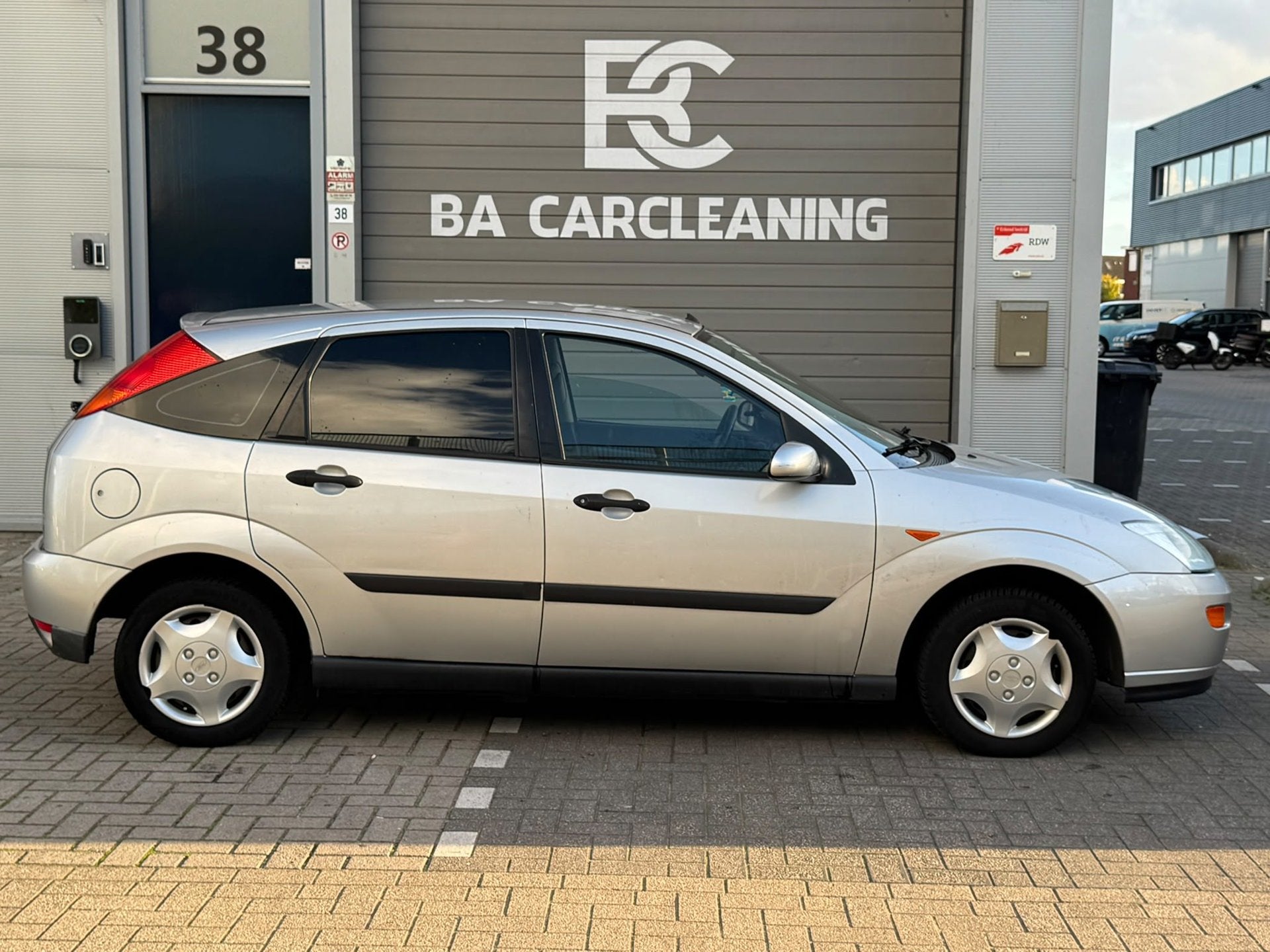 Ford Focus 1.4-16V | Airco | Radio | NW APK, 15 km/l, 4 cilinders, 49 €/maand, Origineel Nederlands