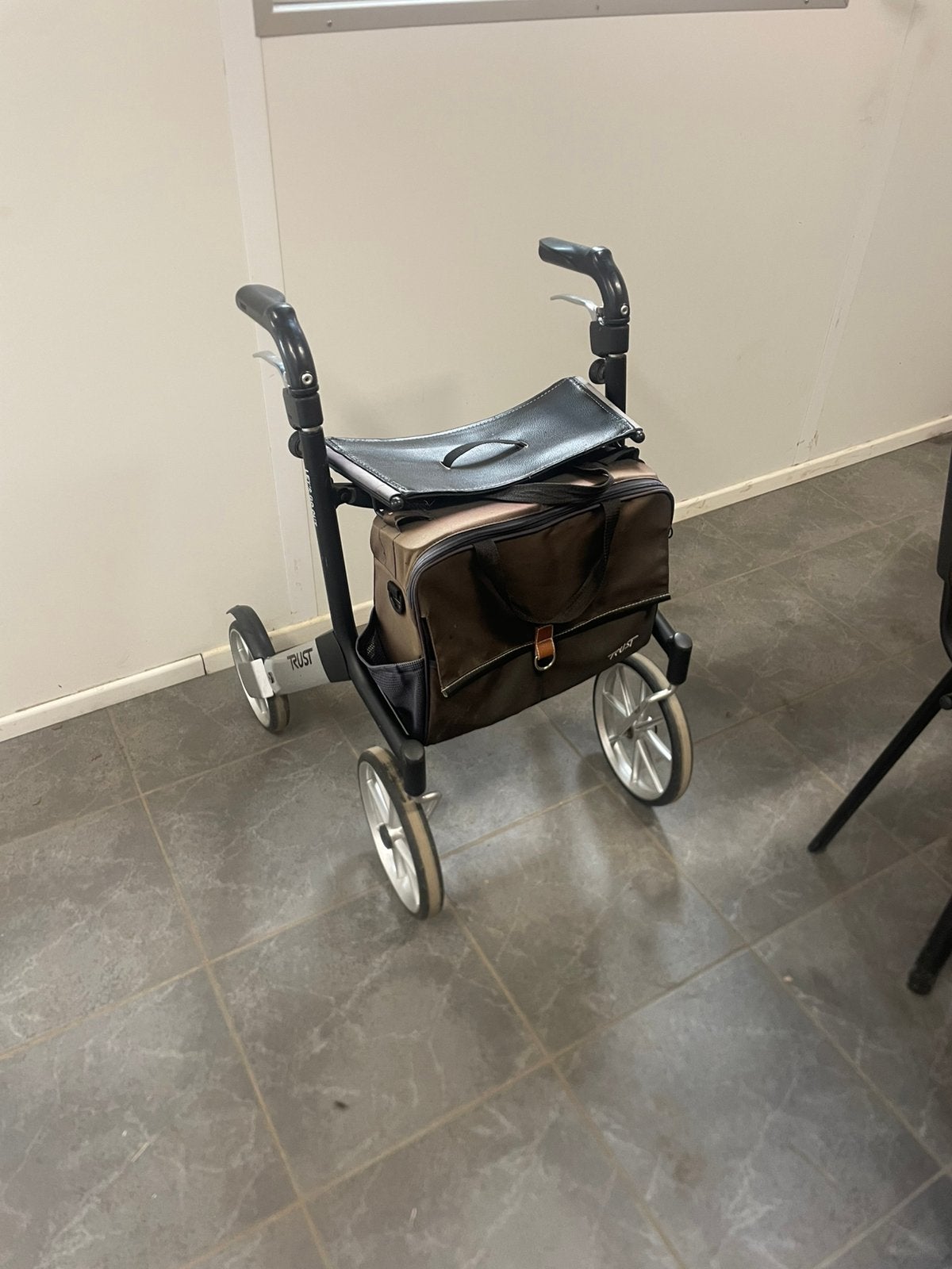 Trust let’s go out rollator, Ophalen of Verzenden, Opvouwbaar, Gebruikt