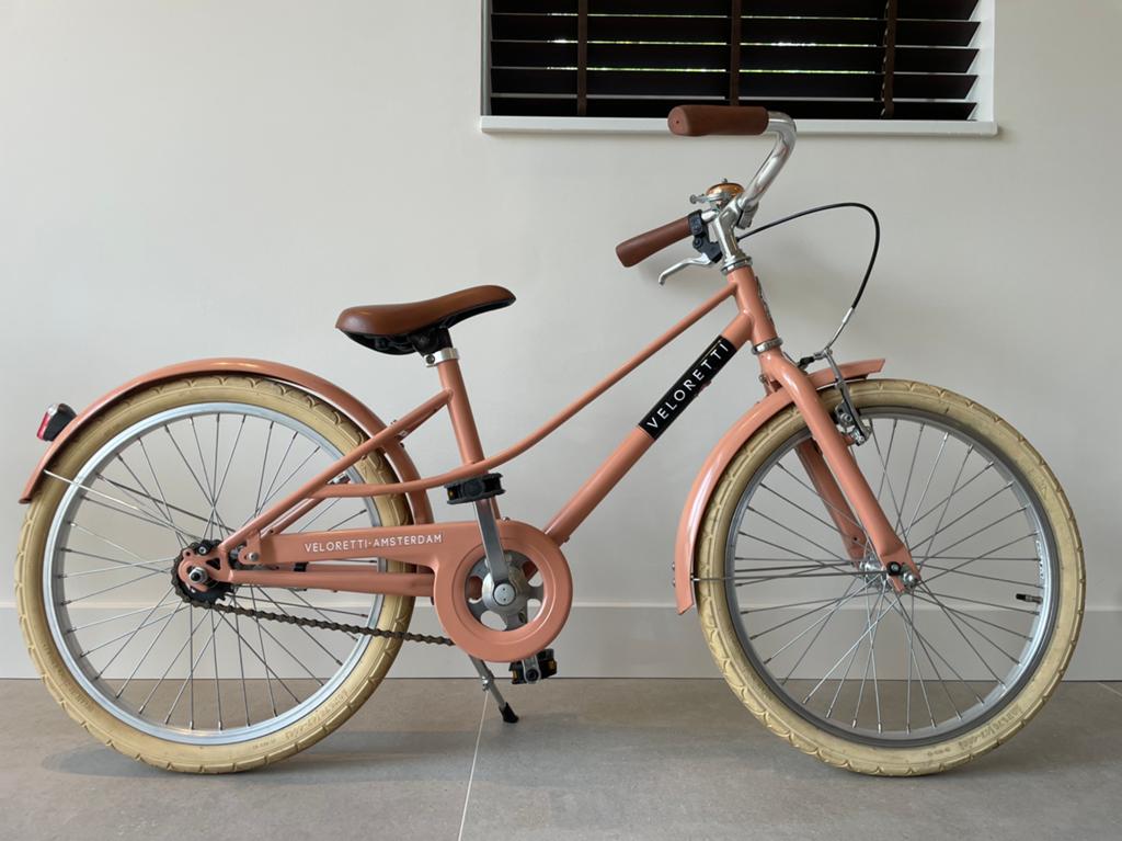 Nette Veloretti Blazing Salmon Junior 20 inch meisjesfiets, Fietsen en Brommers, Fietsen | Meisjes, Ophalen, Terugtraprem, Gebruikt
