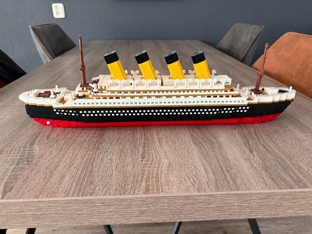 Titanic deluxe van bouwsteentjes, Ophalen, Zo goed als nieuw, Overige merken