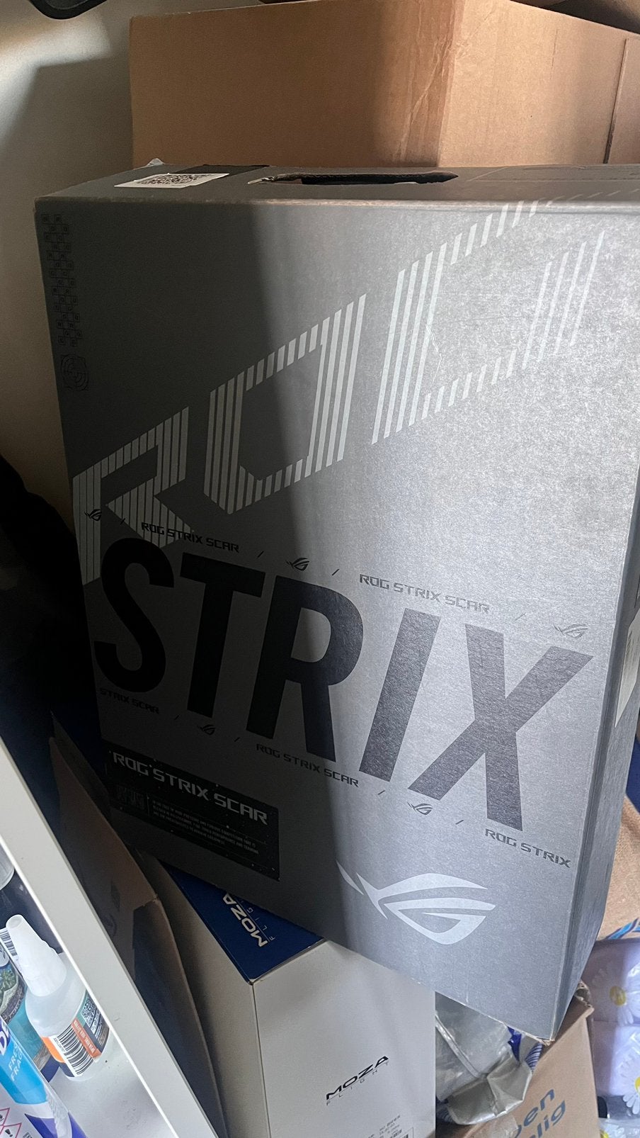Foto 7 van asus rog strix 18" g834jzr toplap rtx4080cpu14900