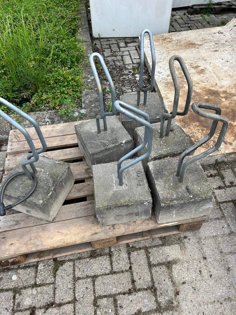 Fietsenrekken met betonvoet -, Ophalen of Verzenden, Gebruikt