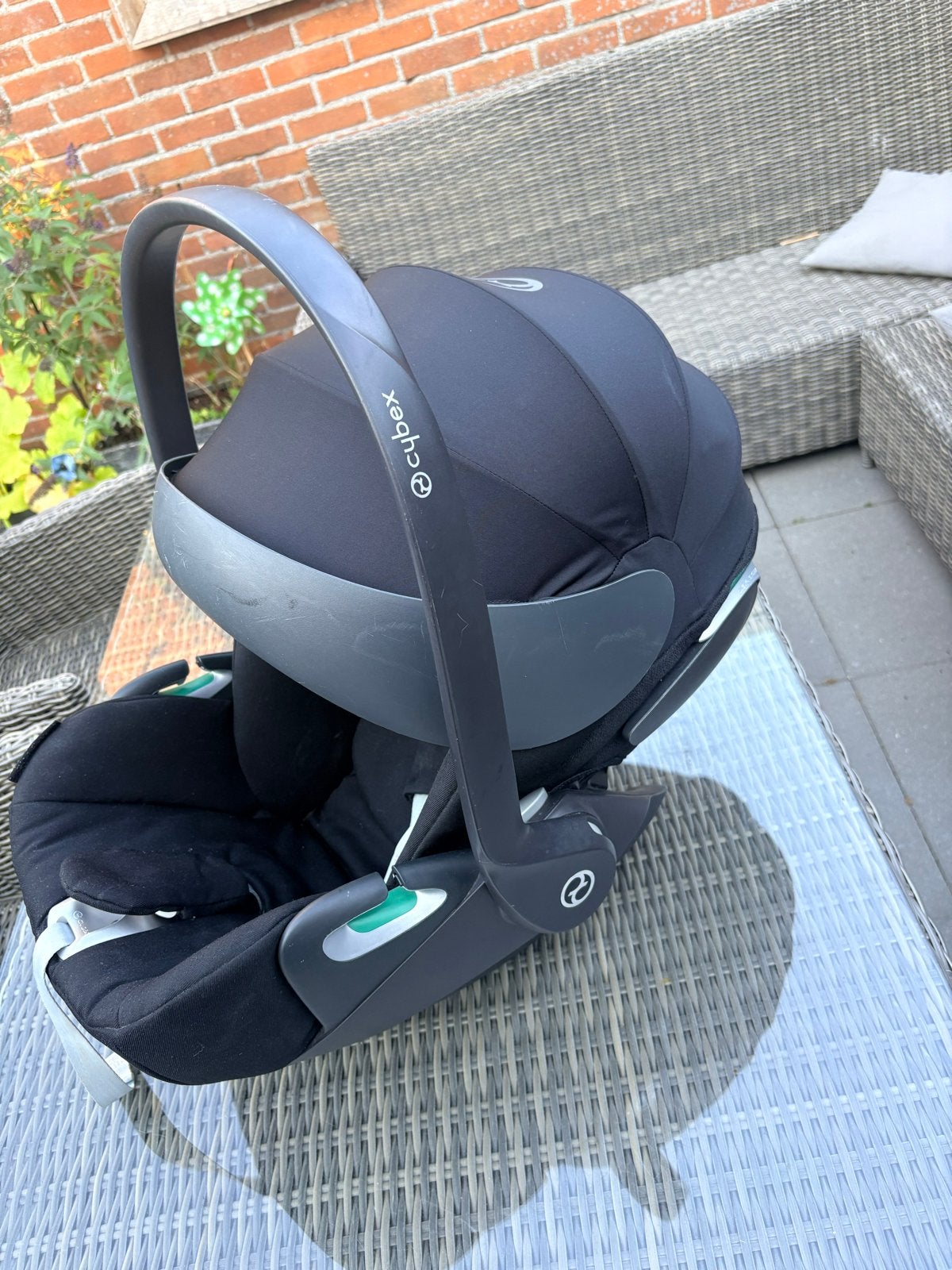 Cybex autostoel met verkleinkussen en base, Gebruikt, Isofix, 0 t/m 13 kg, Ophalen