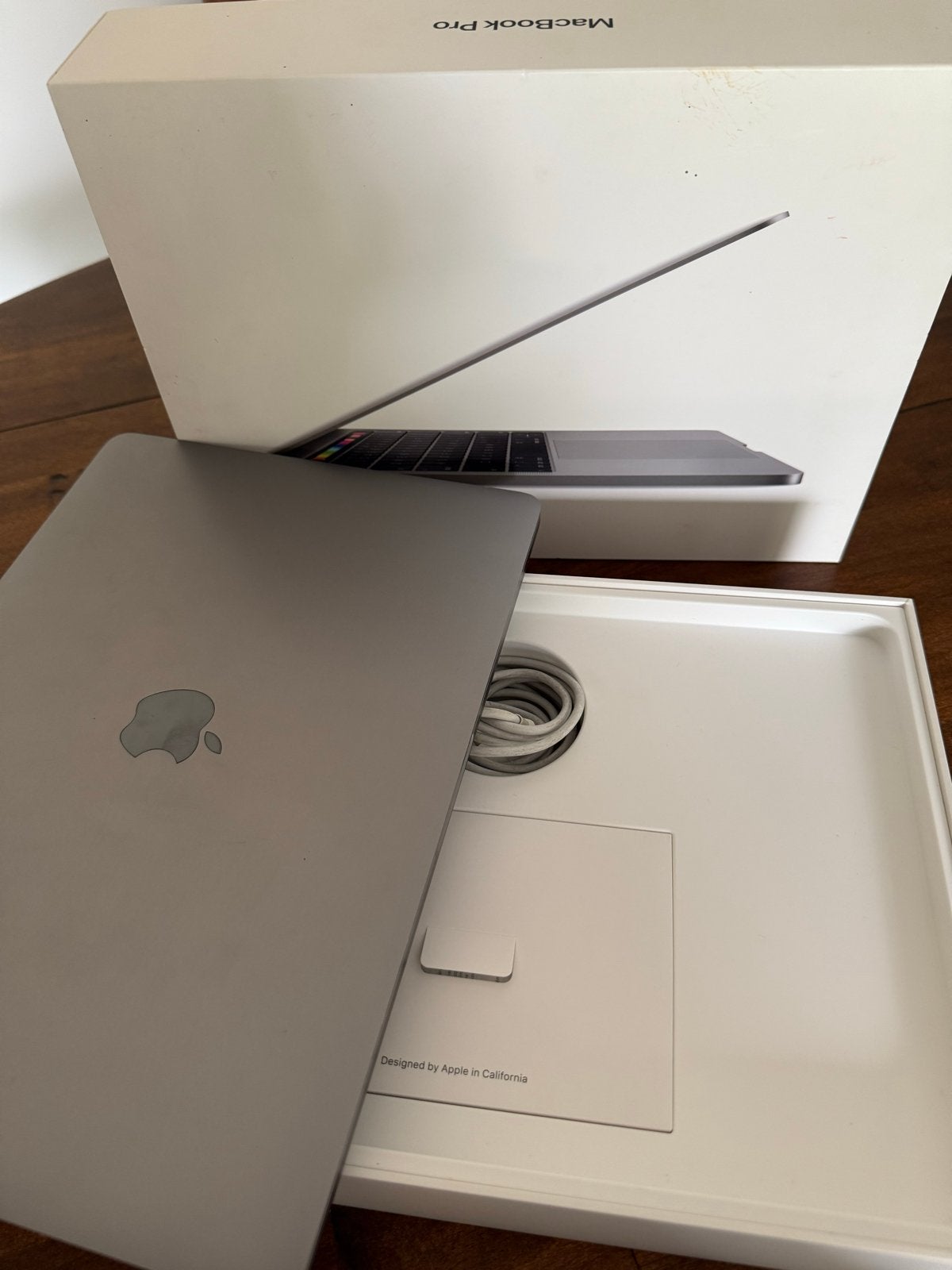 MacBook Pro 2019 13 inch Space Gray 128GB met Touch Bar, Computers en Software, Apple Macbooks, Gebruikt, 2 tot 3 Ghz, 13 inch