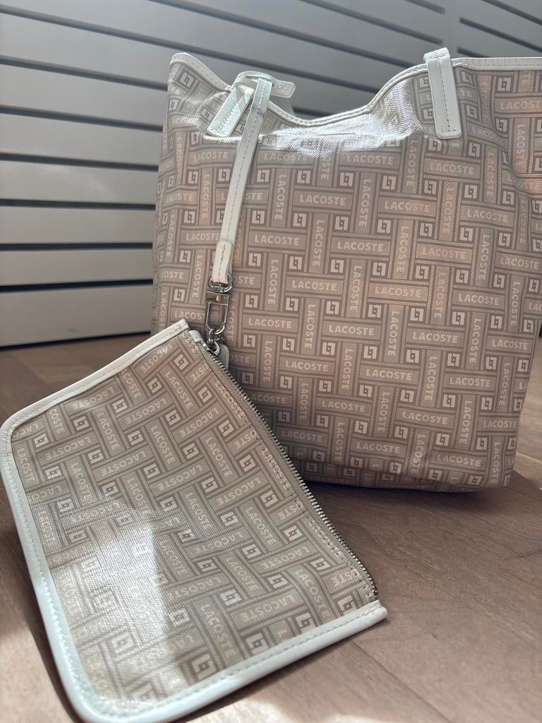 Lacoste Shopper met bijpassend etui - Zo goed als nieuw, Sieraden, Tassen en Uiterlijk, Tassen | Damestassen, Ophalen of Verzenden