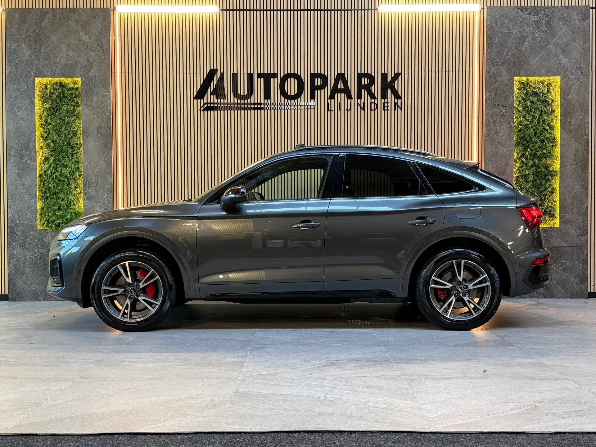 Audi Q5 Sportback 50 TFSI e Quattro Competition 3X S-LINE|PA, Auto's, Automaat, Dealer onderhouden, 4 cilinders, Leder en Stof