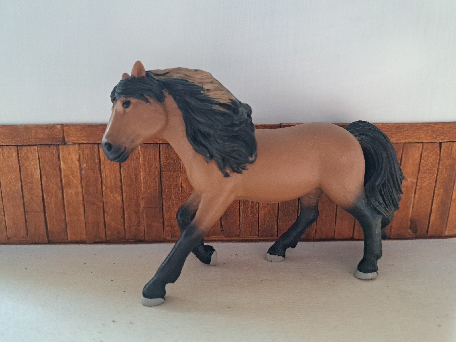 schleich ijslander hengst uit adventskalender, Ophalen of Verzenden, Zo goed als nieuw, Paard, Beeldje of Figuurtje
