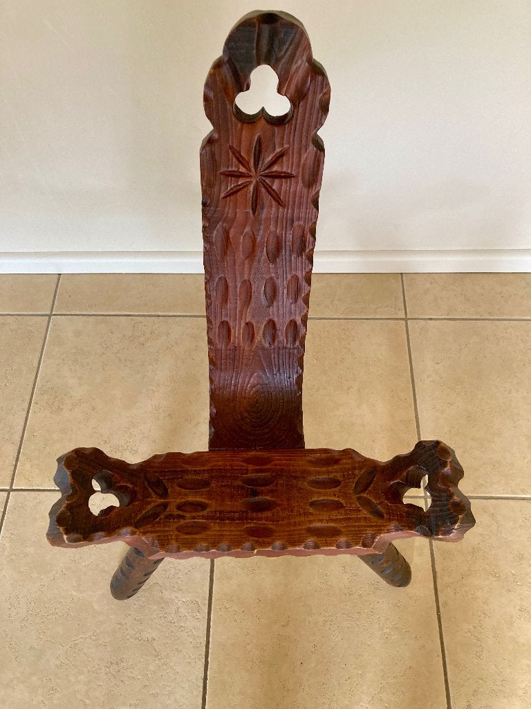 Vintage Spaanse kruk brutalist houten handmade krukje, N, Ophalen of Verzenden, N, Hout