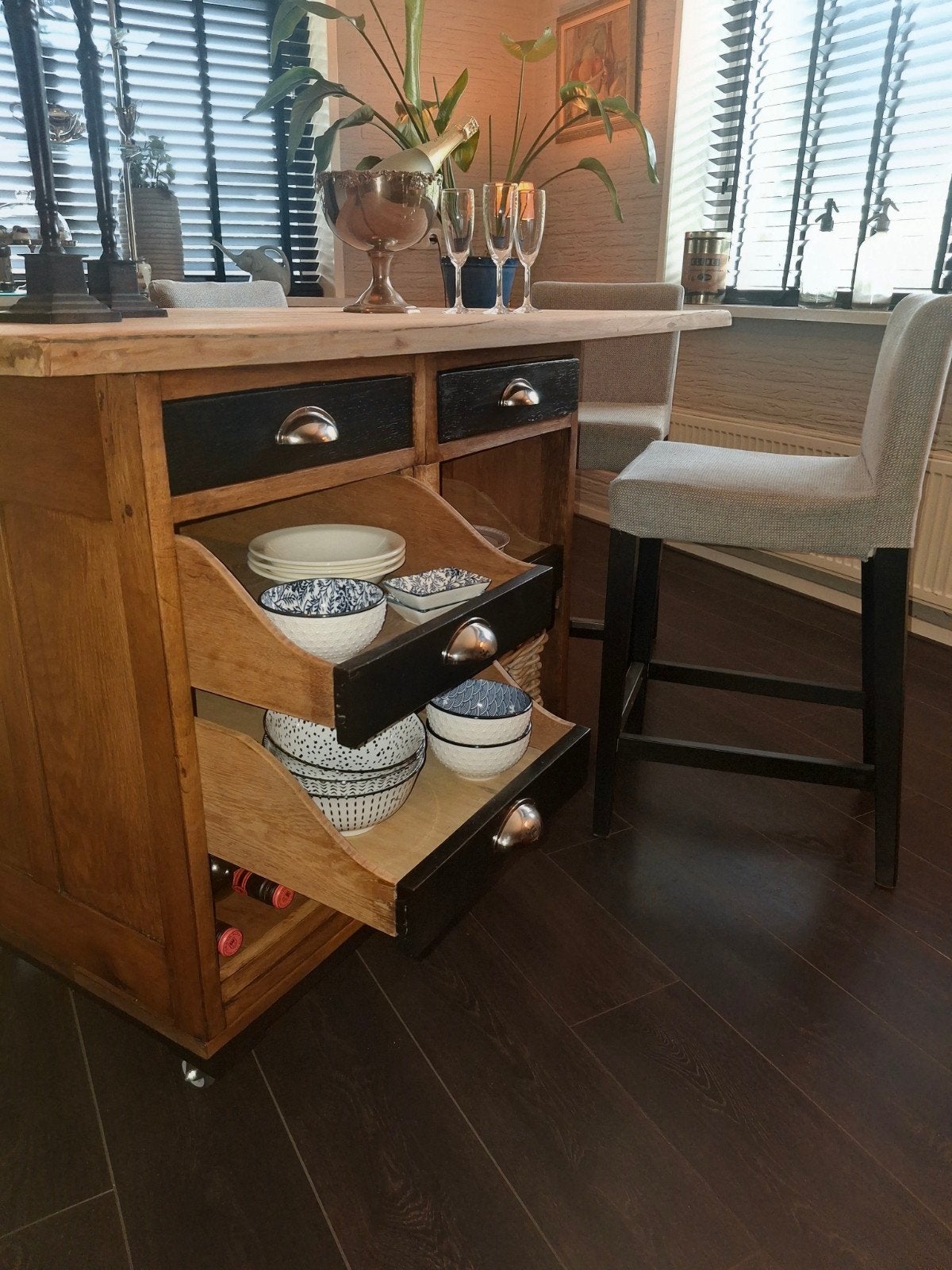 Stoer excl. Keuken - eiland met bar. Toonbank - Roomdivider, Ophalen