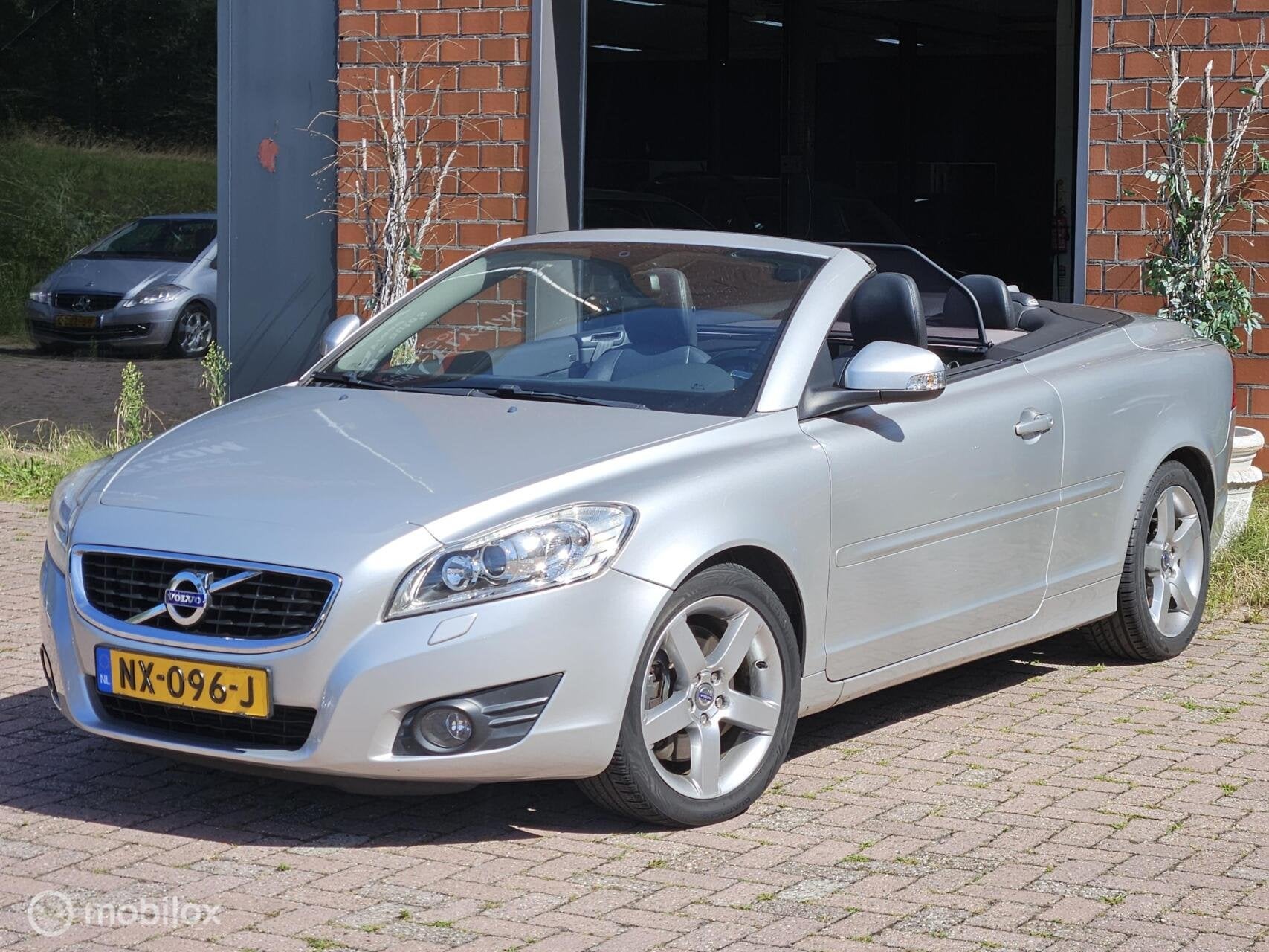 Volvo C70 Convertible 2.0D Leer/Navi/Cruise/Airco/Automaat, Gebruikt, 4 cilinders, Cabriolet, 4 stoelen