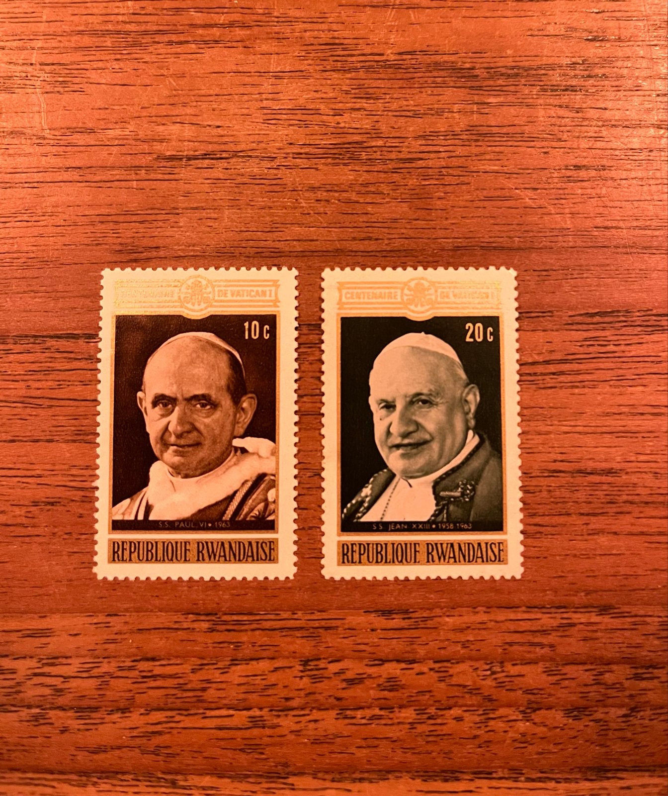 Postzegels Rwanda: Paus Paulus VI & Johannes XXI, Ophalen of Verzenden, Overige landen, Postfris