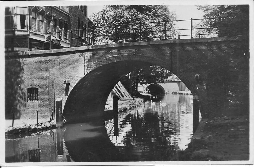Utrecht Oude Gracht   Jansbrug., Ophalen of Verzenden, 1940 tot 1960, Gelopen, Utrecht