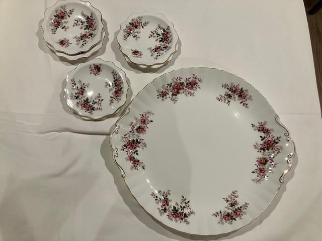 Gebakschaal Royal Albert Lavender Rose, Antiek en Kunst, Antiek | Servies compleet, Ophalen