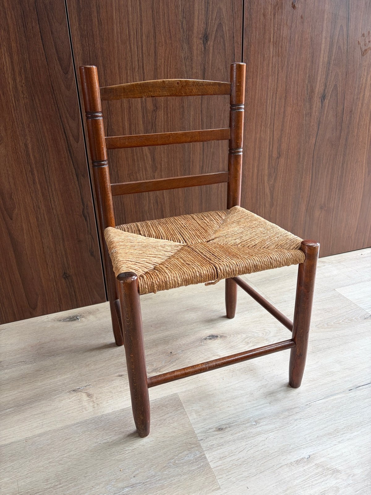 Vintage houten kinderstoel met rieten zitting, Ophalen