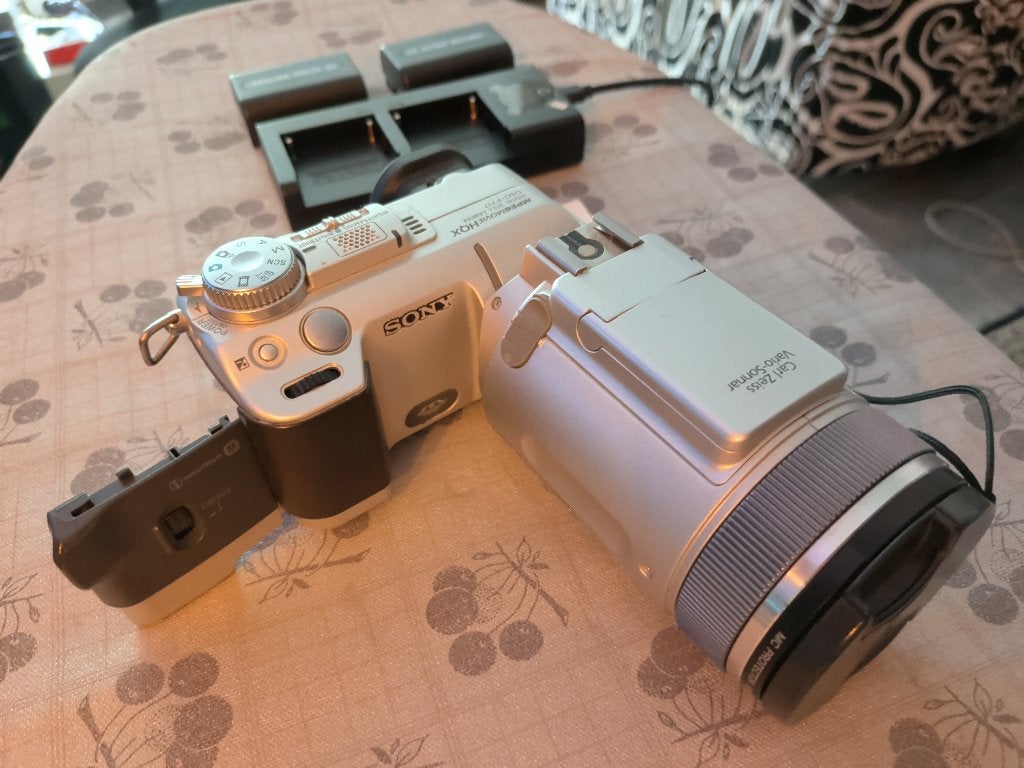 Sony Cyber-shot DSC-F717, Gebruikt, Ophalen of Verzenden, 4 t/m 7 keer, Bridgecamera