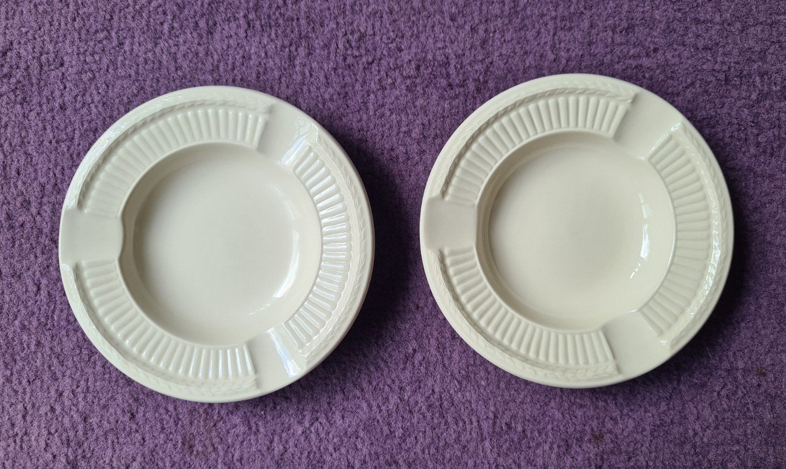 2 2 Wedgwood Edme Queen's Ware asbakjes., Ophalen of Verzenden, Zo goed als nieuw, Aardewerk, Overige typen