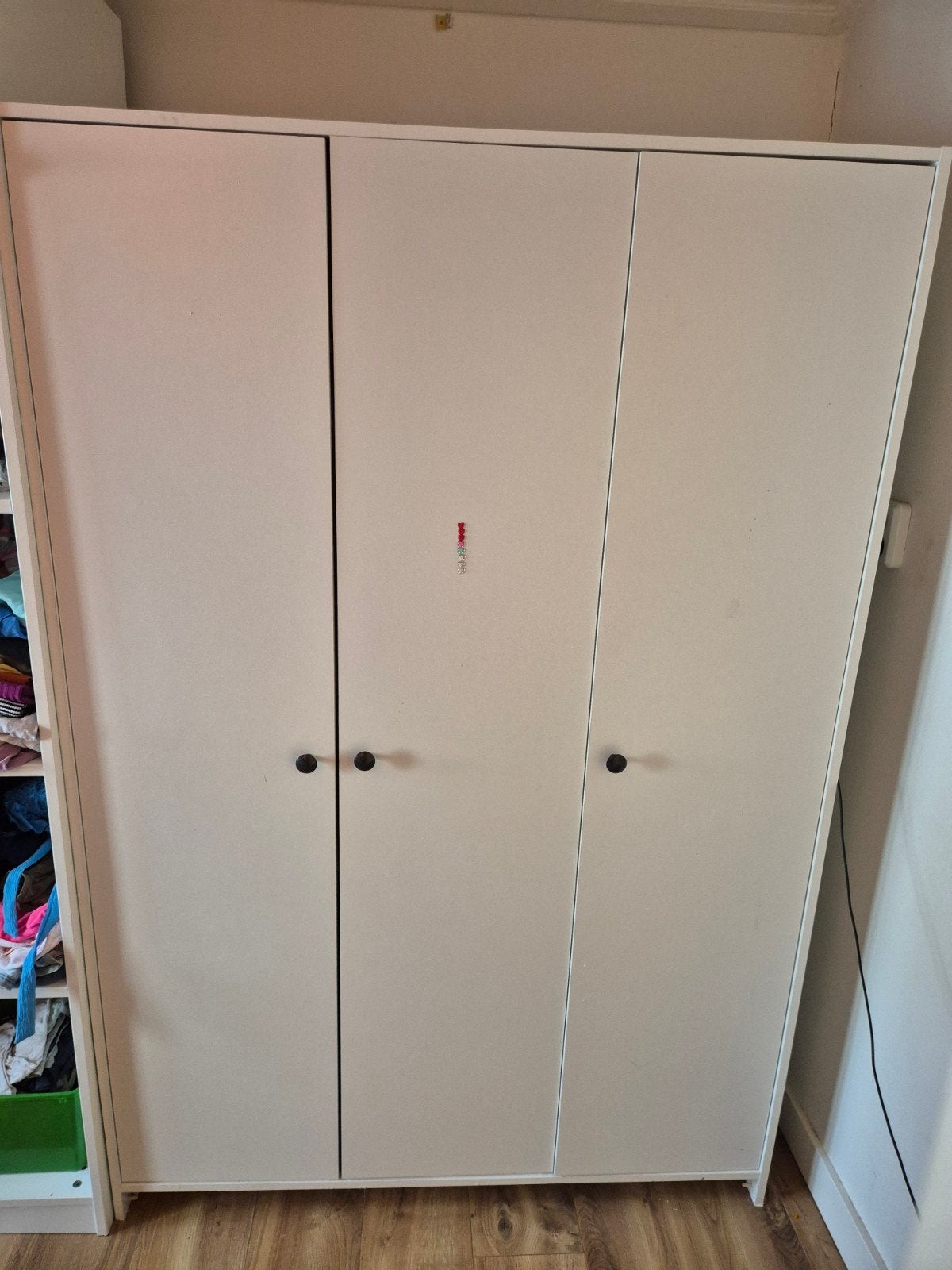 IKEA KLEPPSTAD Kledingkast en 20 houten kinder kledinghanger, Ophalen, Met deur(en), Gebruikt, 100 tot 150 cm