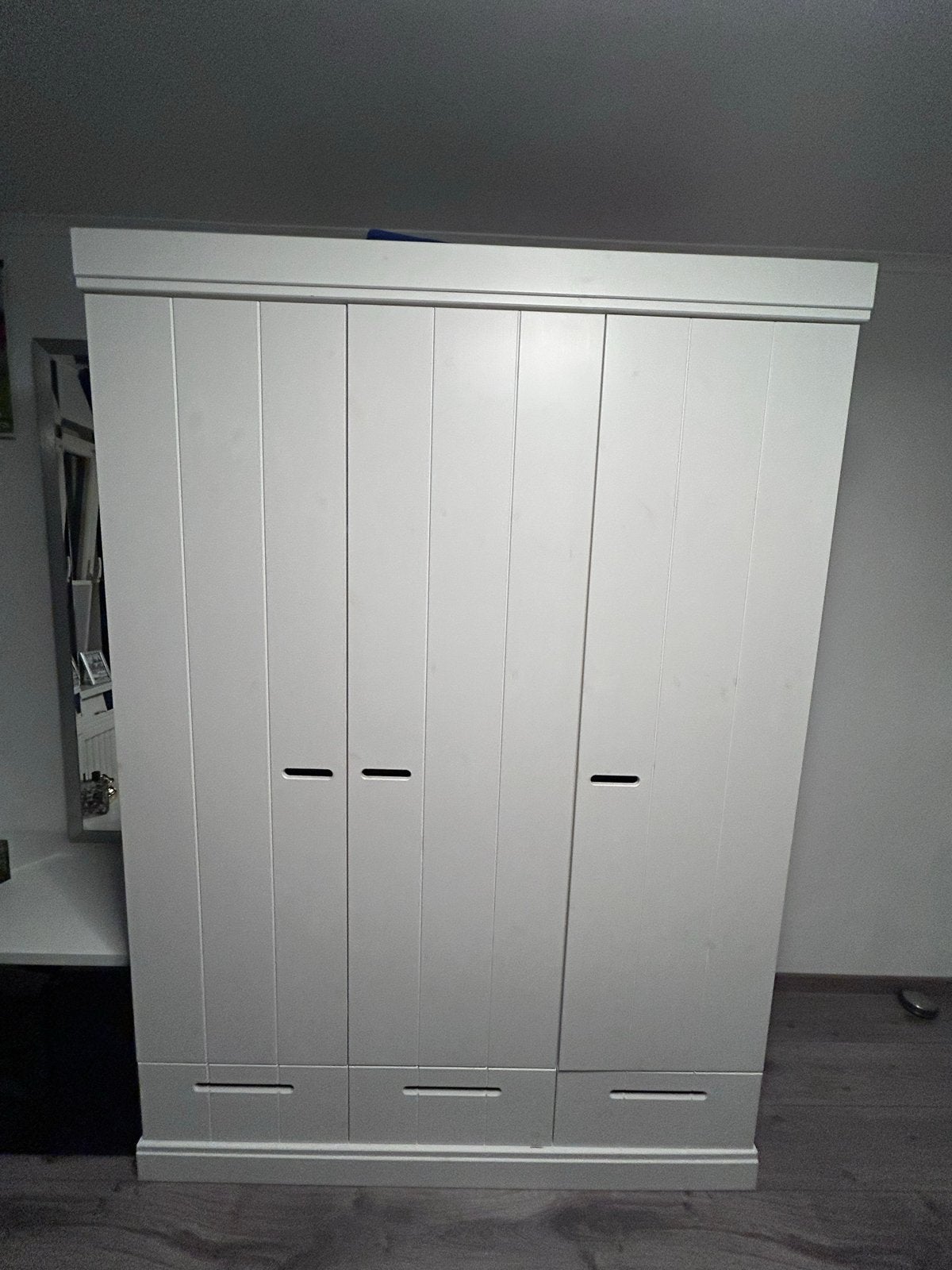 Witte houten kledingkast met planken en hangruimte, Huis en Inrichting, Kasten | Kledingkasten, Ophalen, Gebruikt, 100 tot 150 cm