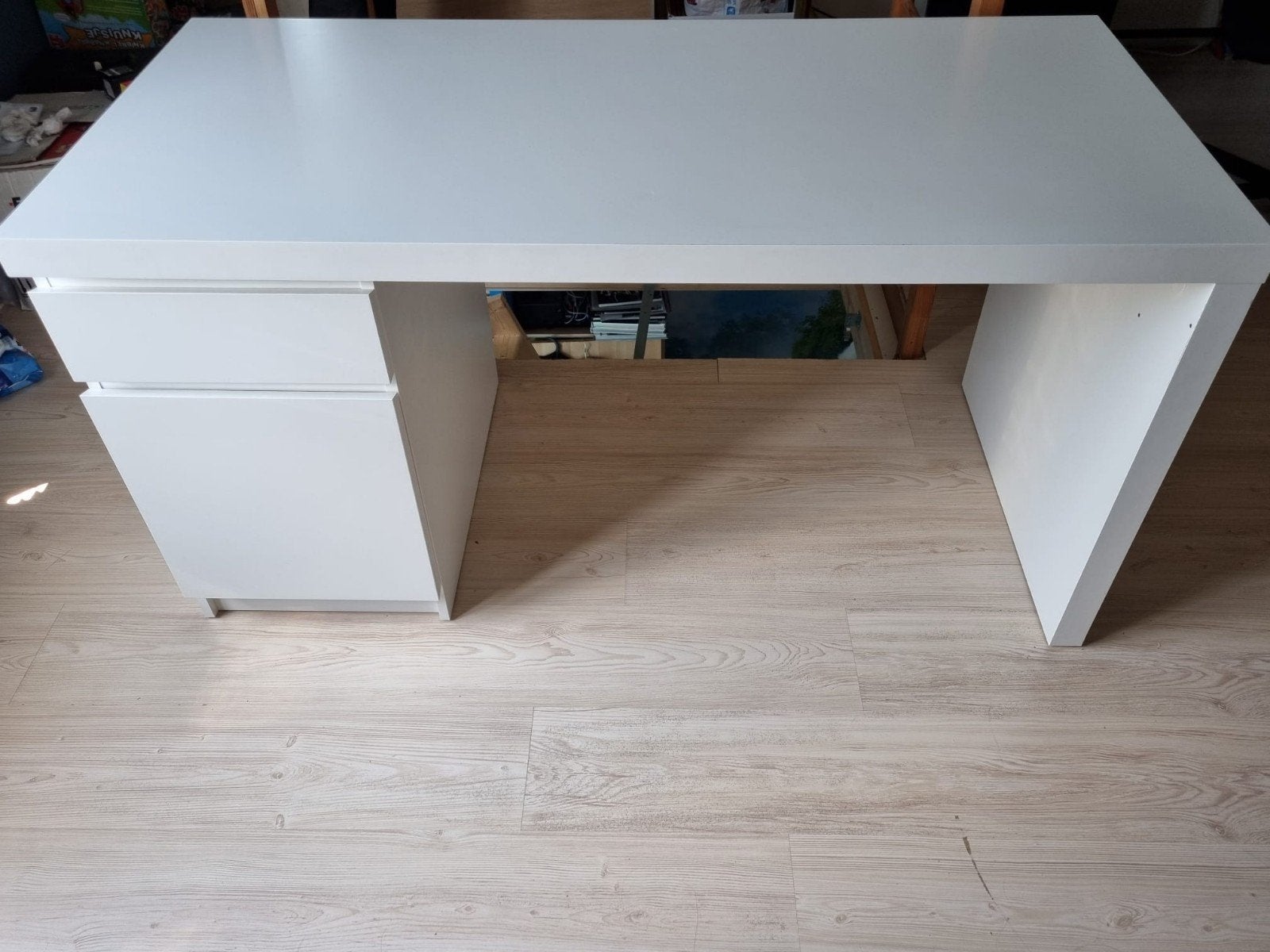 IKEA Malm bureau - Wit, met lades, Huis en Inrichting, Bureaus, Gebruikt, IKEA, Modern, Spaanplaat of MDF, Wit, Met lades, Opbergruimte
