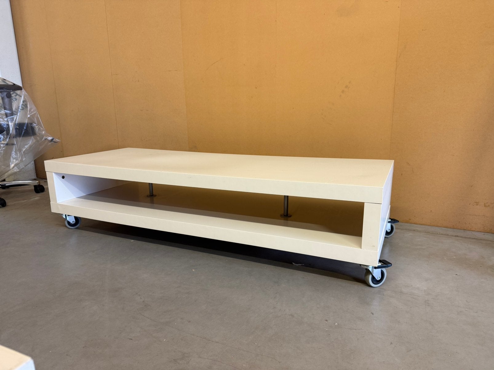 Salontafel op wiel 149x55, Ophalen, Gebruikt, 100 tot 150 cm, 50 tot 100 cm