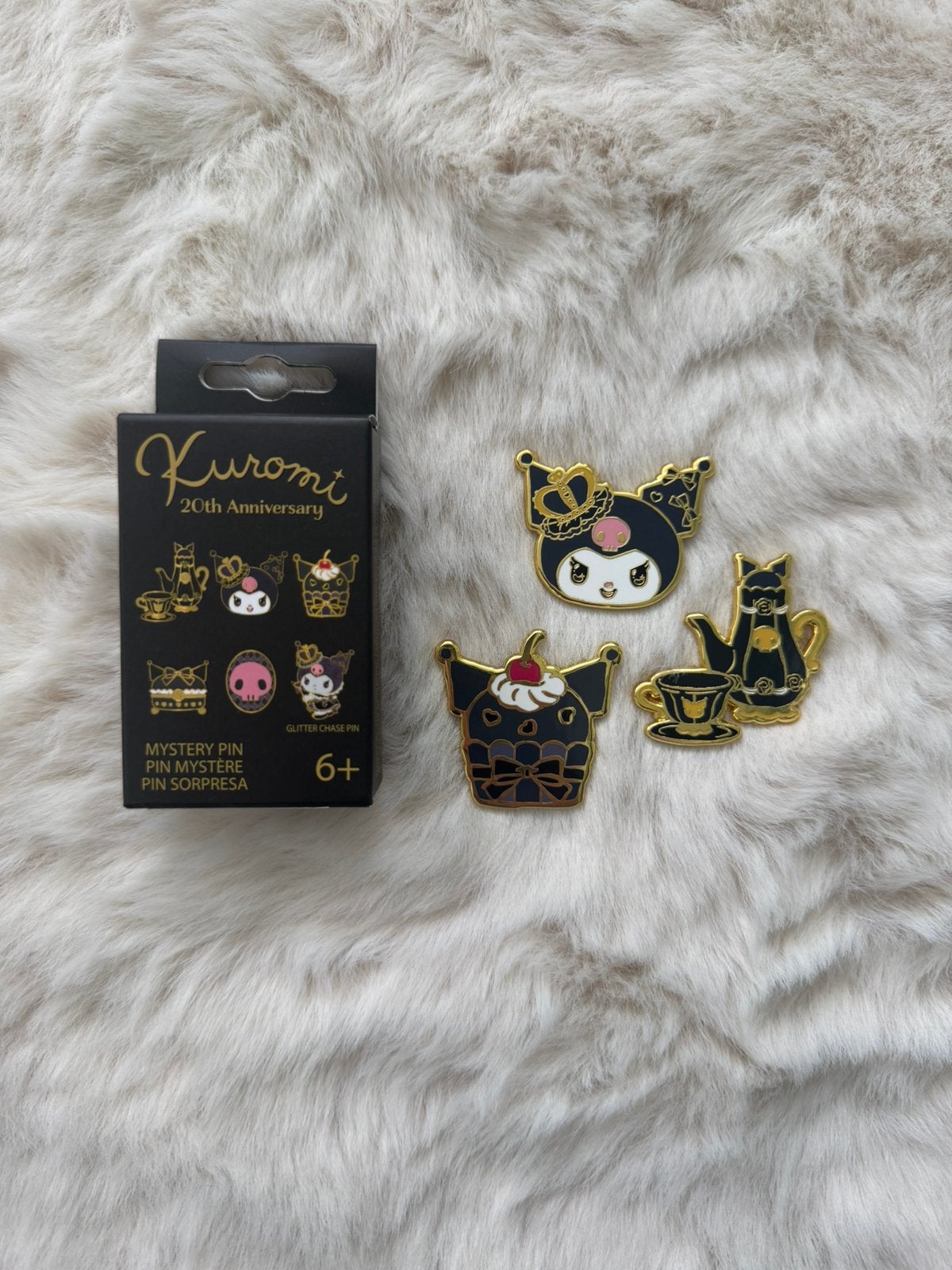 Hello Kitty Loungefly Pin Kuromi Set, Ophalen of Verzenden, Zo goed als nieuw, Overige onderwerpen, Speldje of Pin