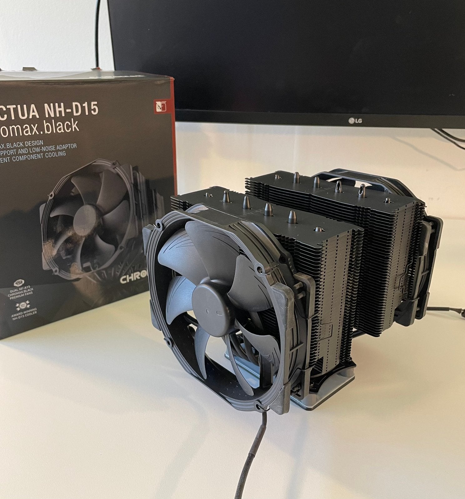 Noctua NH-D15 chromax.black CPU cooler with 2 fans, Computers en Software, Computerkoelers, Ophalen of Verzenden, Zo goed als nieuw