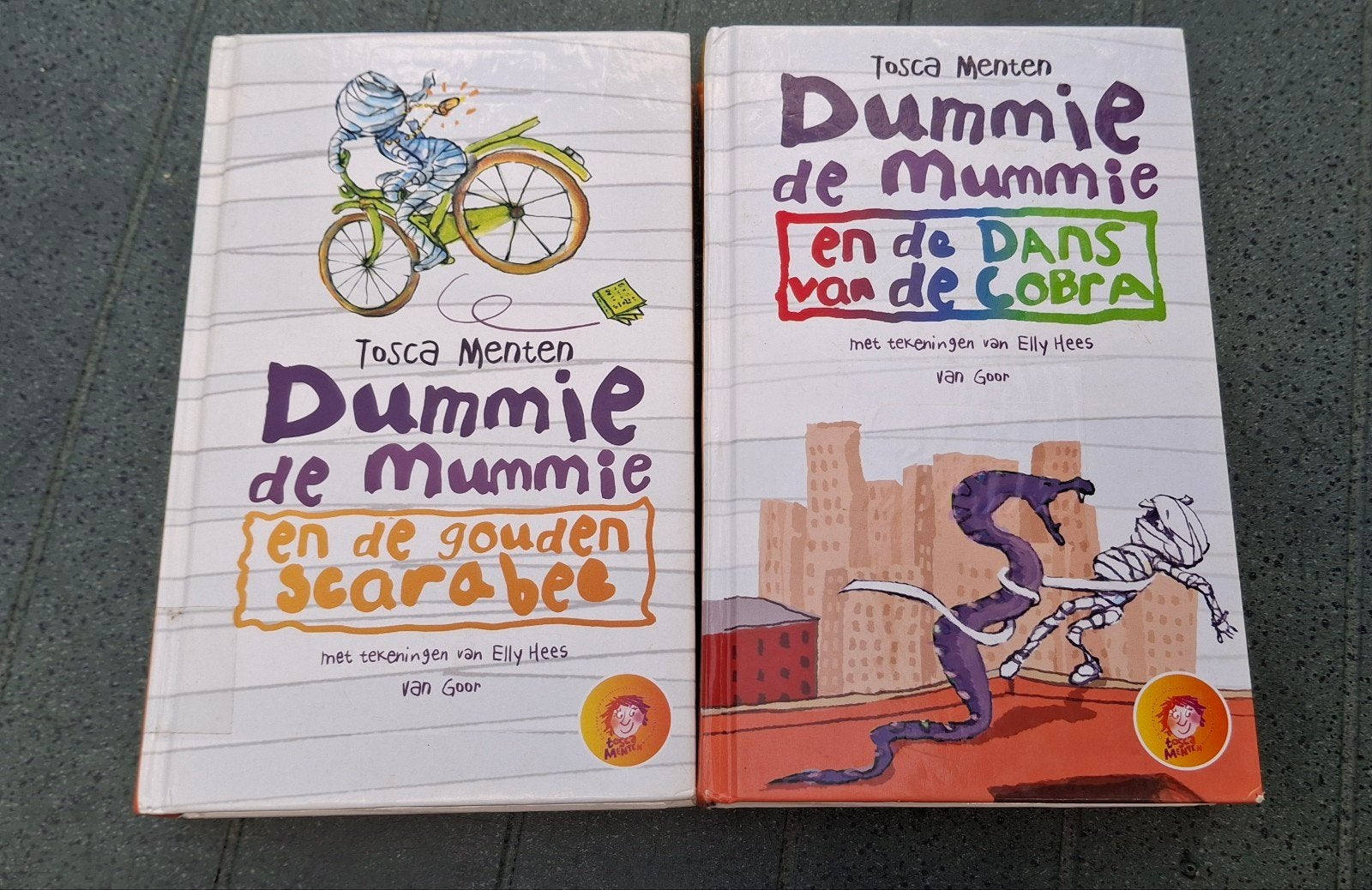 2 Dummie de Mummie boeken, Gelezen, Ophalen of Verzenden, Fictie, Tosca Menten