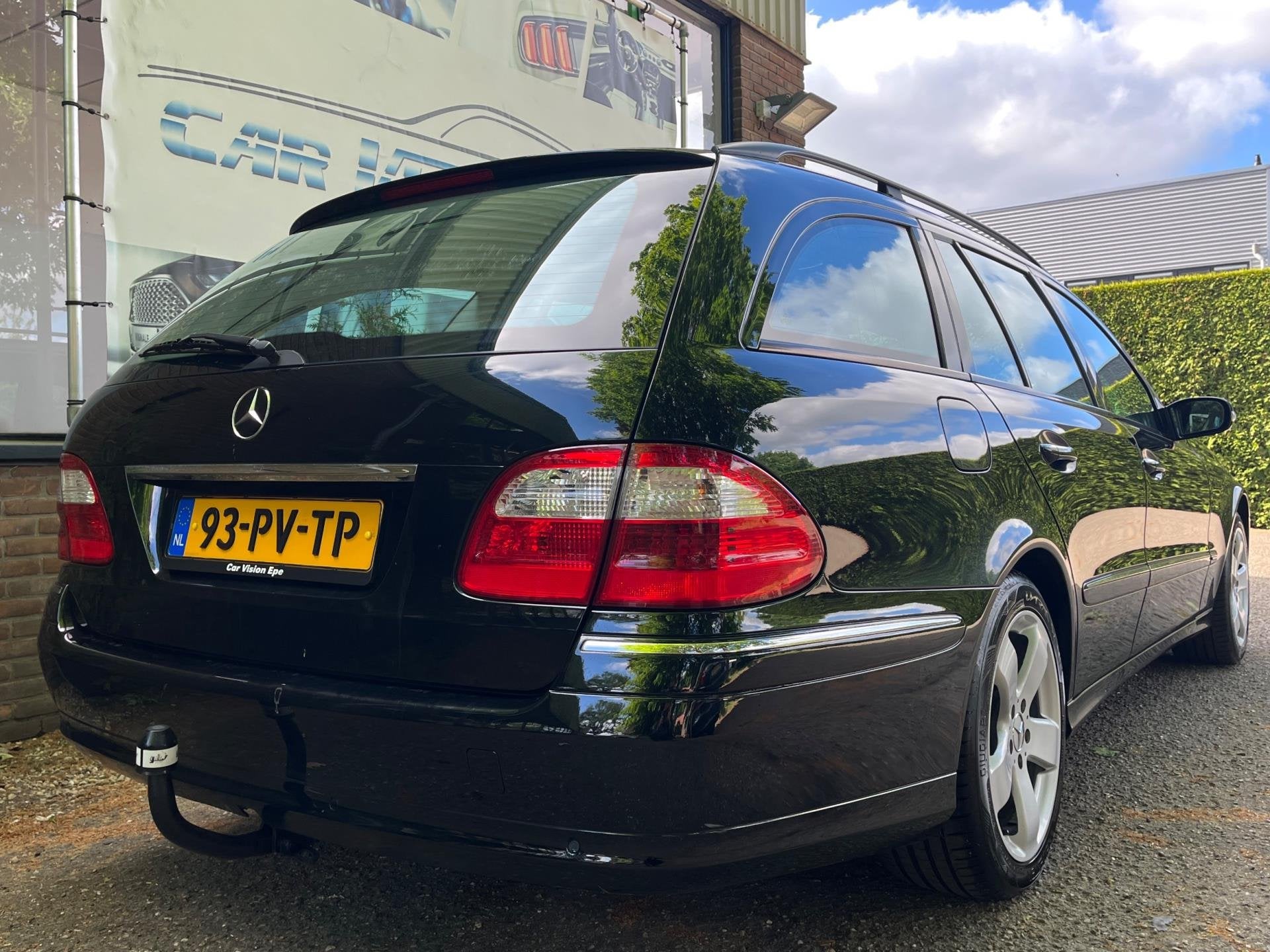 Mercedes-Benz E-klasse Combi 240 Avantgarde|Trekhaak|Automaa, Auto's, Automaat, Achterwielaandrijving, Gebruikt, Beige
