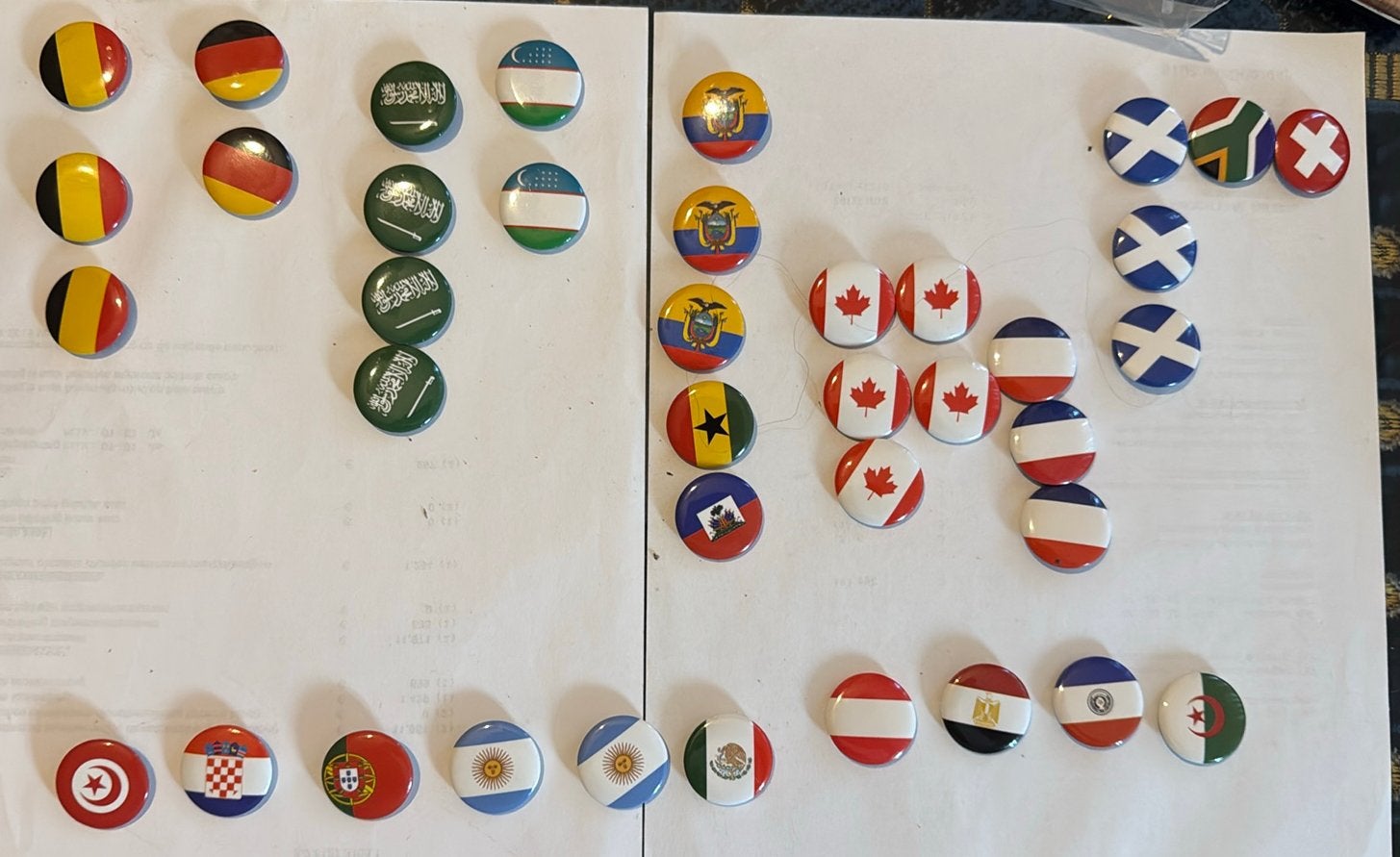 Pins of embleems deka /jumbo om te ruilen  omg. Apeldoorn, Ophalen, Nieuw