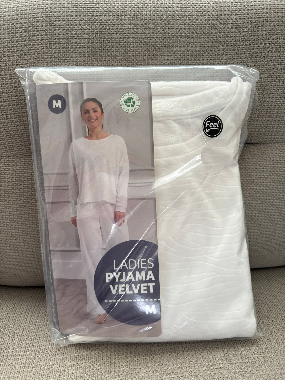 Nieuwe Dames Pyjama Velvet Maat M, Kleding | Dames, Ophalen of Verzenden, Nieuw, Maat 38/40 (M)