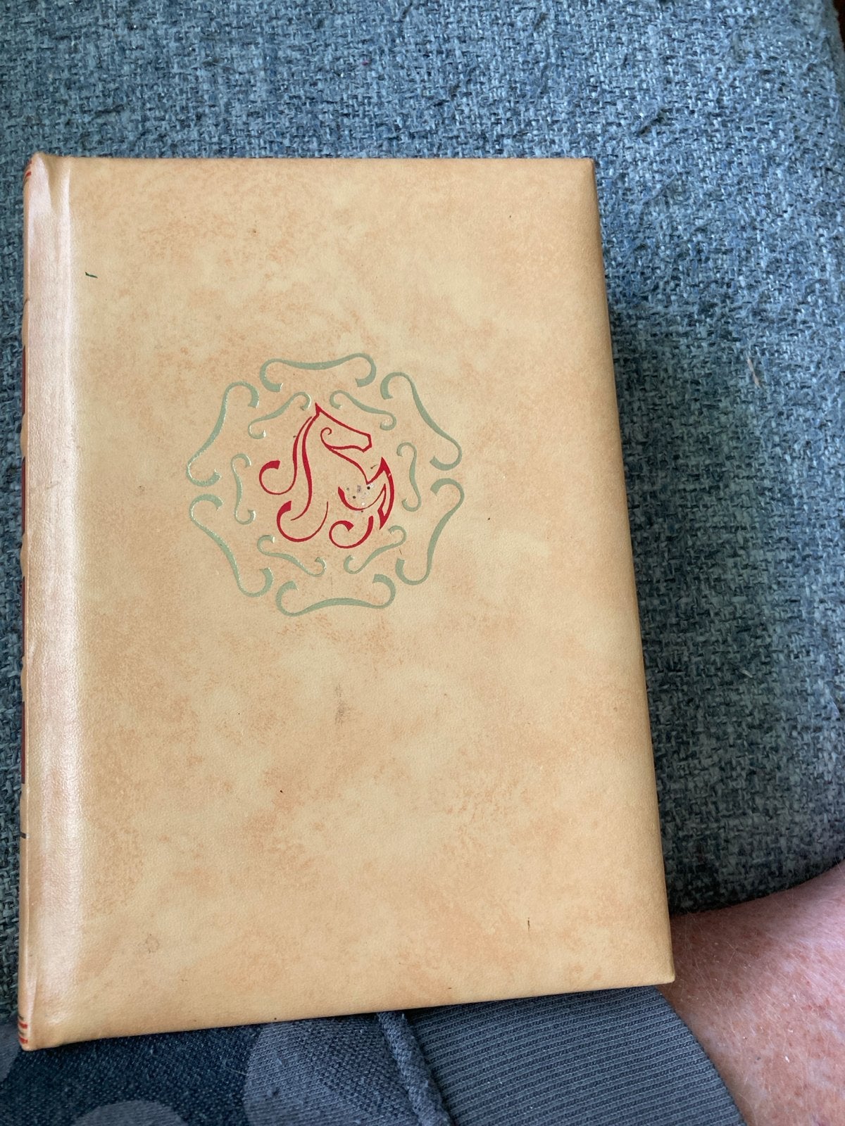 Verzameling van 4 verhalen: Majoor Thompson, Spel met de Doo, Ophalen of Verzenden, Gelezen, Nederland