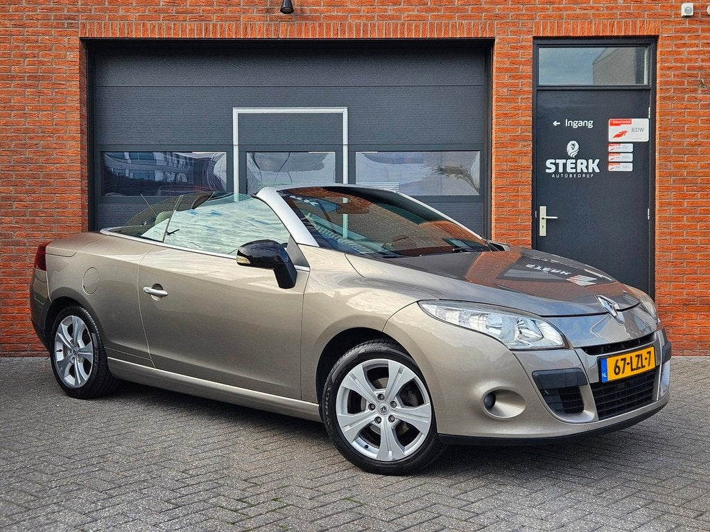 Renault Mégane Coupé-Cabriolet 2.0 Dynamique Leer Navi Tre, Auto's, Renault, Euro 5, Gebruikt, 4 cilinders, Cabriolet