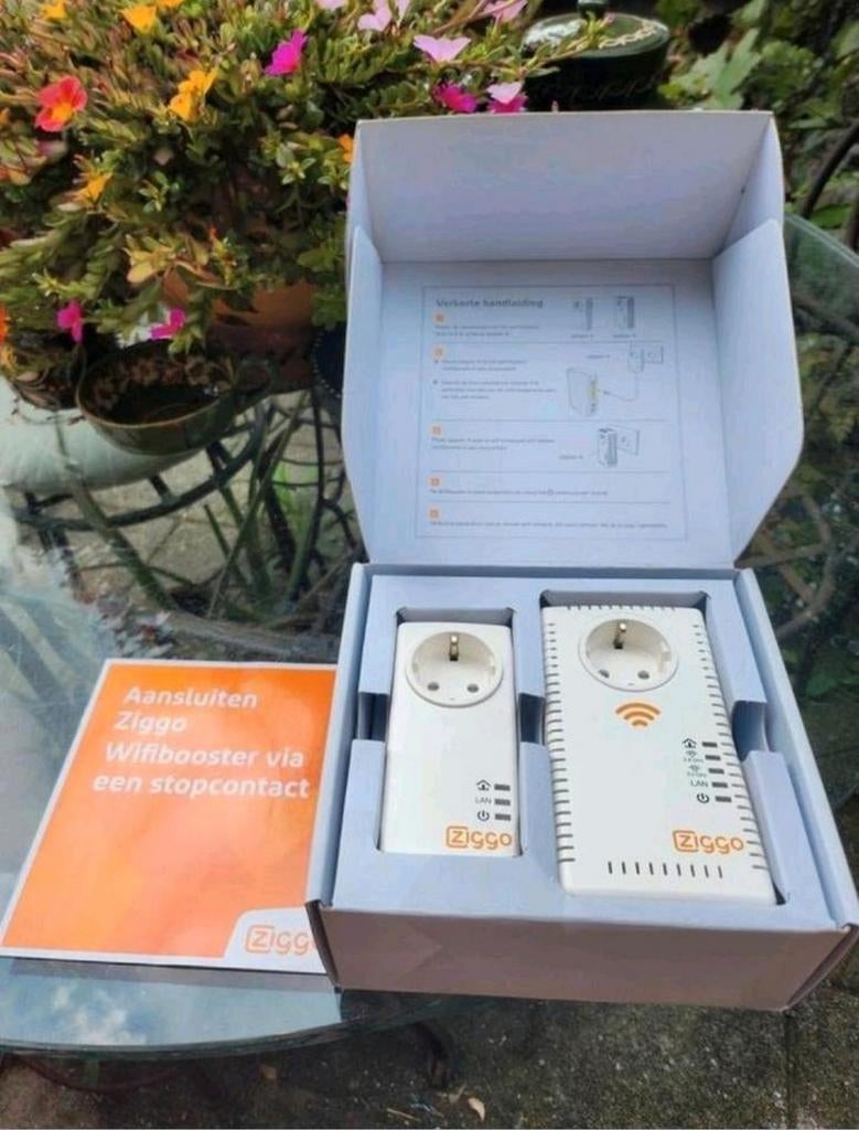 Ziggo WiFi Booster New en
2e hands router., Ophalen of Verzenden, Nieuw