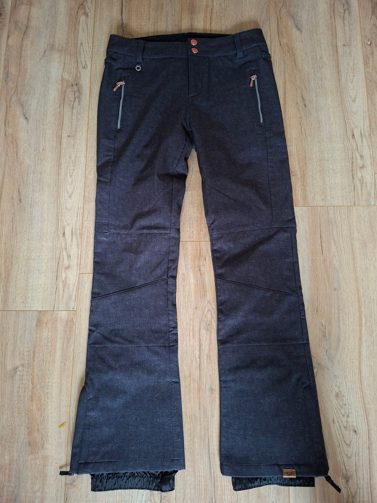 Roxy ski-/snowboardbroek grijs met koraal details, Broek, Maat 42/44 (L), Ophalen of Verzenden, Zo goed als nieuw