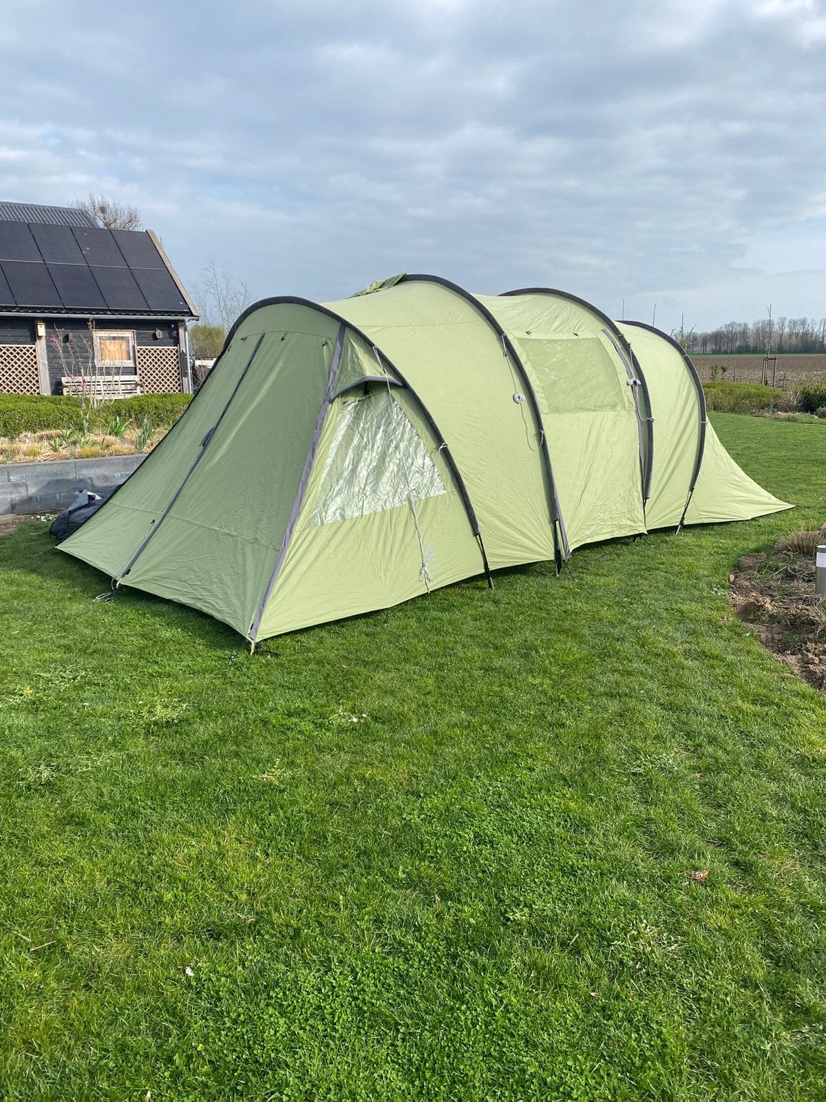 Wildebeast Kiaora 6-persoons tunneltent - Z.g.a.n., Caravans en Kamperen, Tenten, Ophalen, Zo goed als nieuw, Tot en met 6