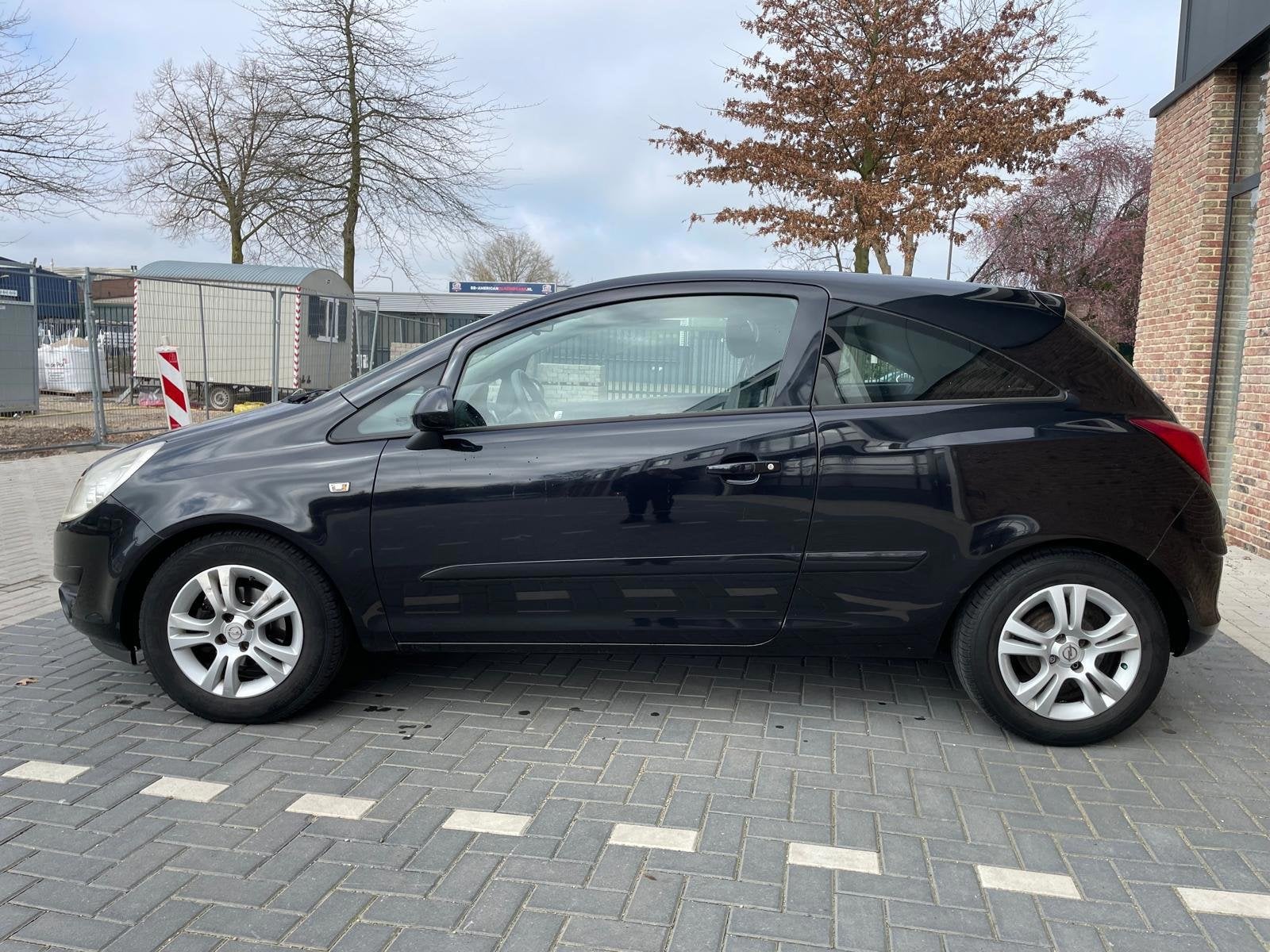 Opel Corsa 1.2-16V Essentia, Auto's, Voorwielaandrijving, 450 kg, 4 cilinders, 1229 cc