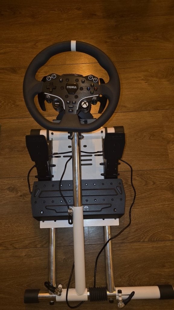 Foto 4 van MOZA R3 bundel + Wheel Stand Pro DD – Xbox & PC