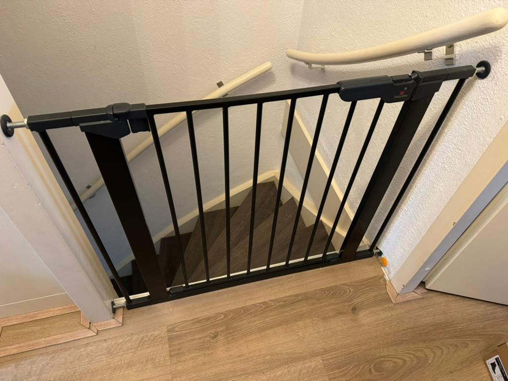 Babydan Premier Traphekje Zwart - Klem, Max 93 cm, Kinderen en Baby's, Traphekjes, Ophalen, Zo goed als nieuw, Klemhekje, Metaal of IJzer