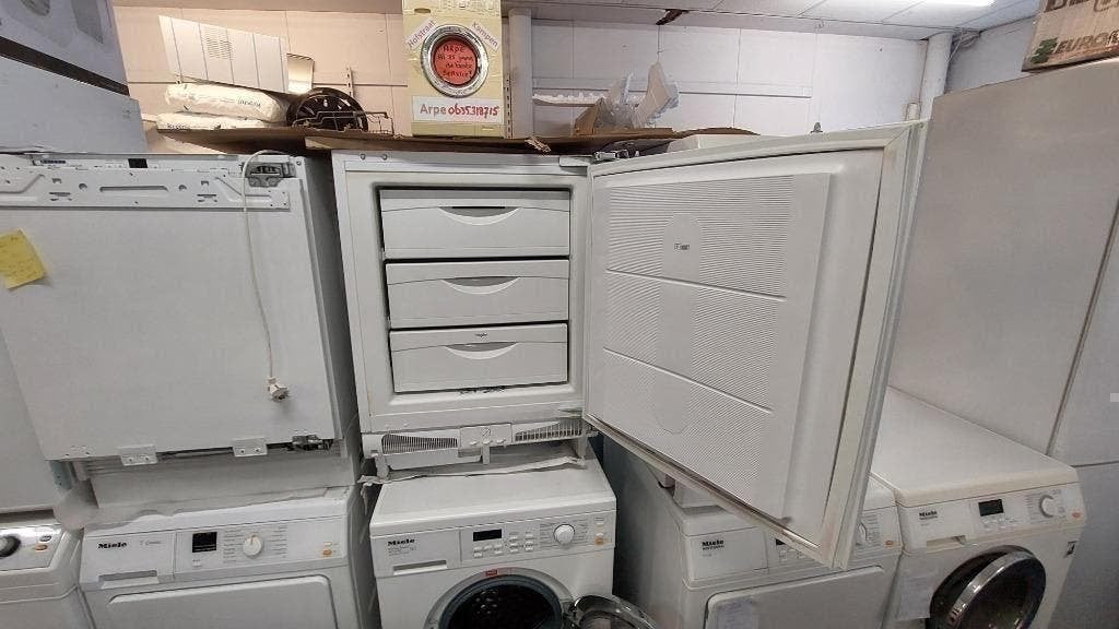 Arpe Kampen  vrieskast onderbouw 81x59,5           199, Witgoed en Apparatuur, Vriezers en Diepvrieskisten, Refurbished, Minder dan 60 cm